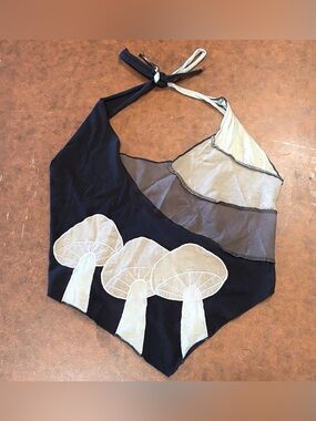 JAXLI 🖤🍄‍🟫 Black & Cream Mushroom Halter Top